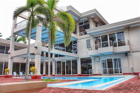 beachfront hotels in puerto princesa.